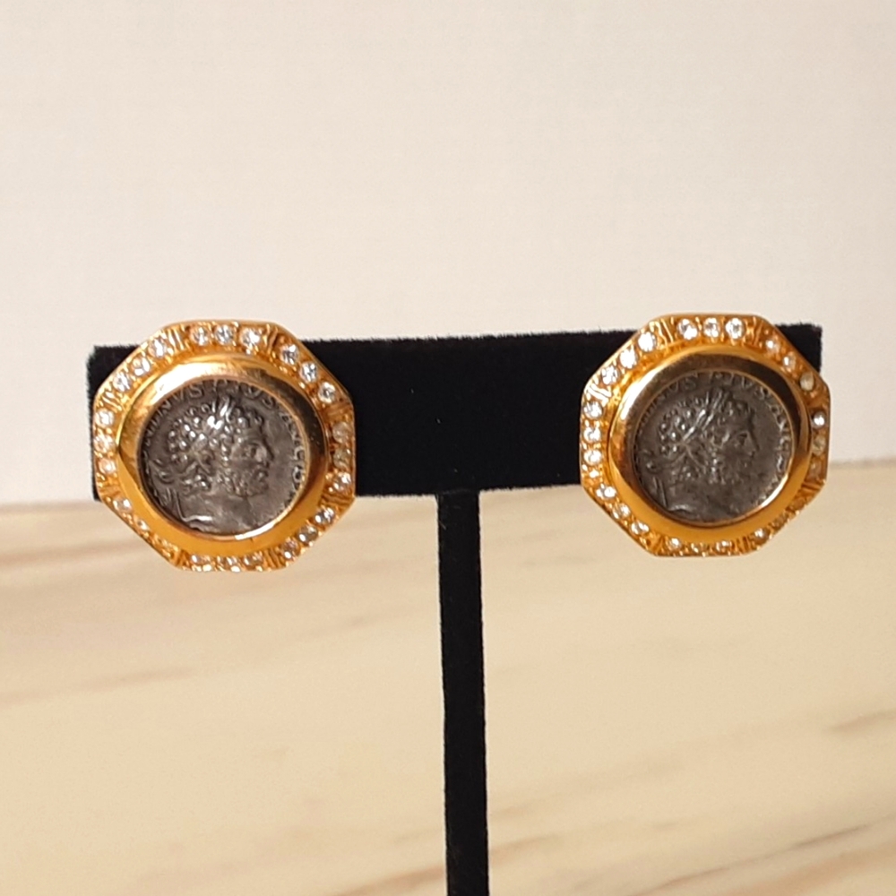 CAROLEE Roman Coin Crystal Octagon Gold Plate Couture Clip On Earrings - Vtg - Picture 2 of 8